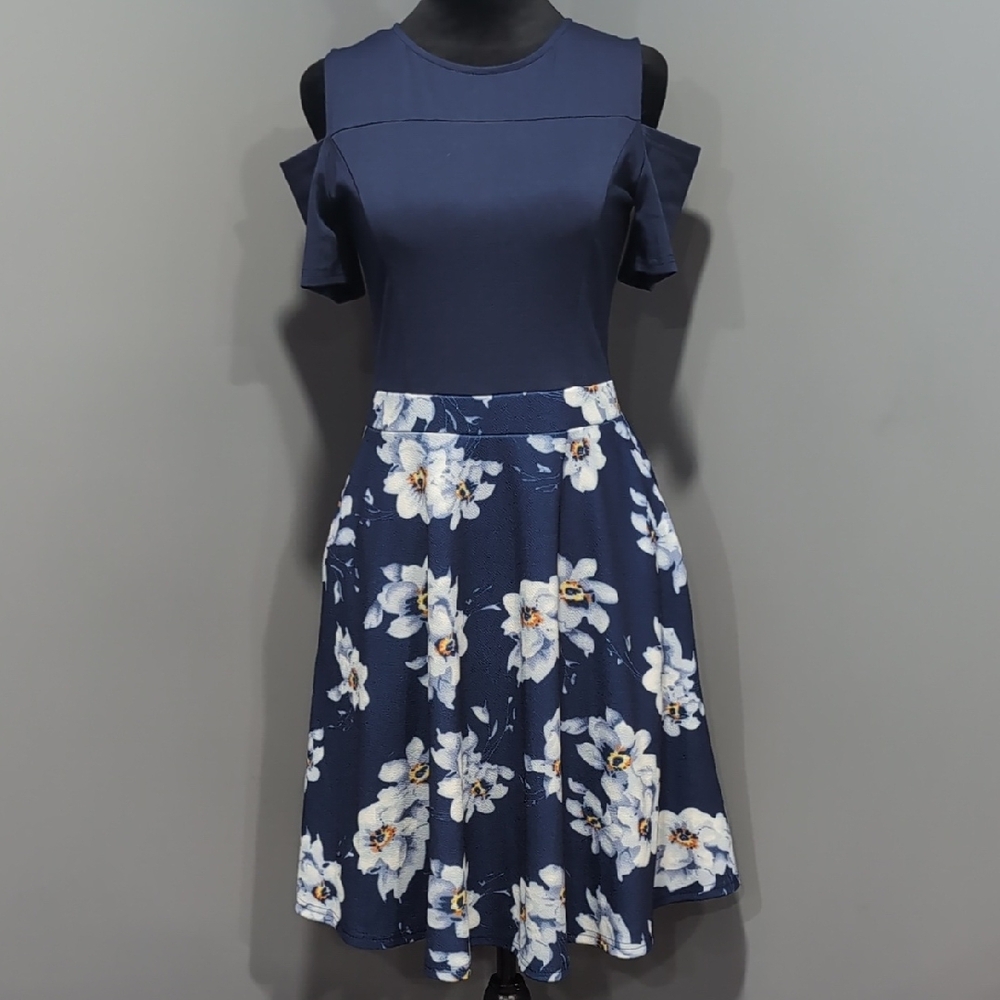Navy Floral Dress with Cold Shoulder & Pockets!!